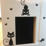 Autocollant mural - cachette - porte litière chat avec souris