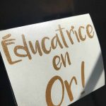 Autocollant tasse ou verre - éducatrice en or